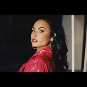 ISO!!!!!!!! Any and all Demi Lovato Merch!!!!!!!